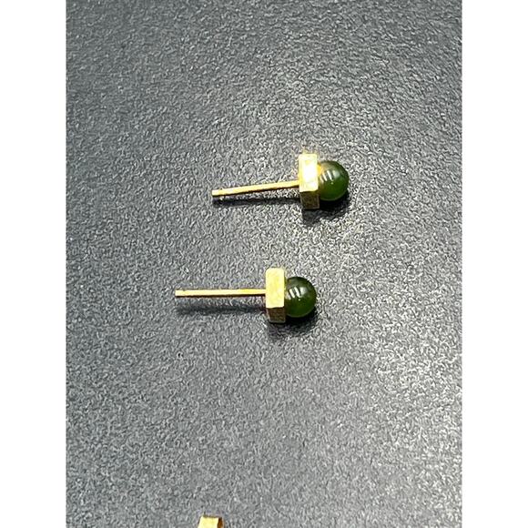 Designer Signed 14k Yellow Gold Green Round Ball Stud Pierced Earrings - Picture 6 of 10